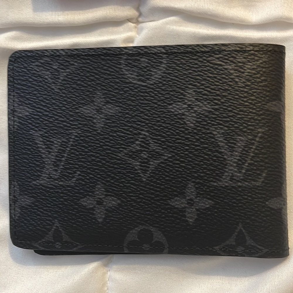 AUTHENTIC Louis Vuitton wallet